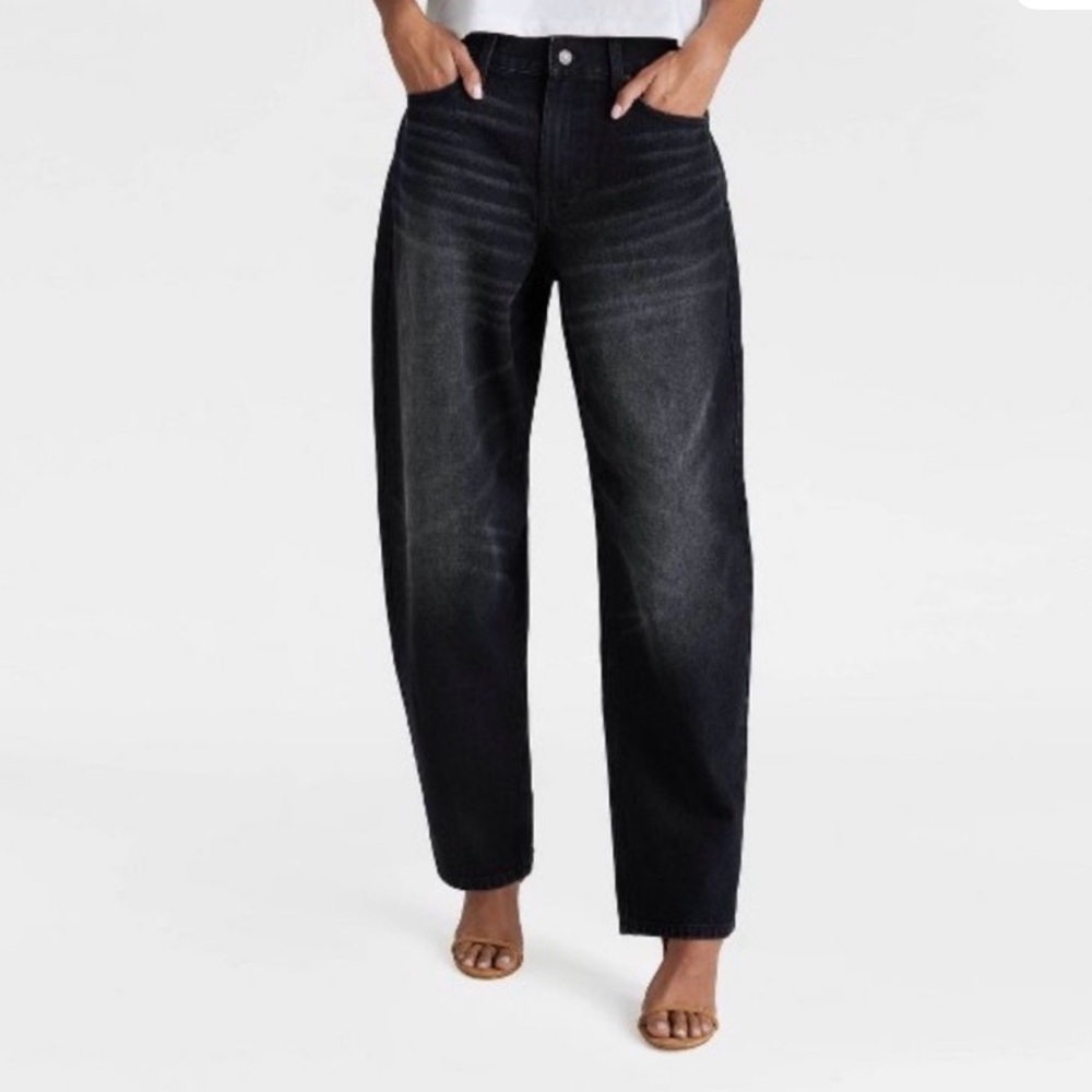 NWT KBB by KAHLANA Mid Rise black barrel leg jeans- Size 12